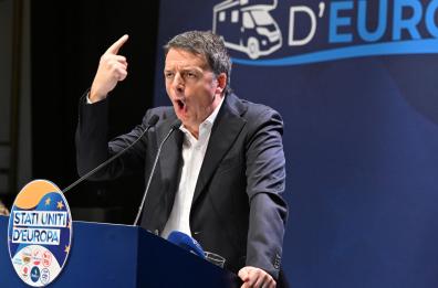 Renzi spara a zero contro il Pd «modello Emiliano»