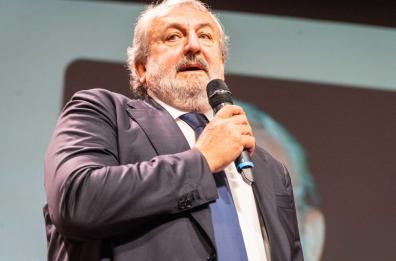 Emiliano prende tempo sul «rimpastino» della Giunta
