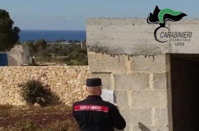 A caccia di abusi edilizi con l'elicottero in Salento, 8 denunce