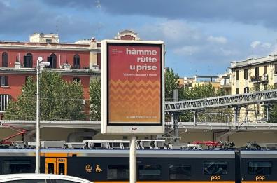 Bari, per le vie della città spuntano dei manifesti in dialetto