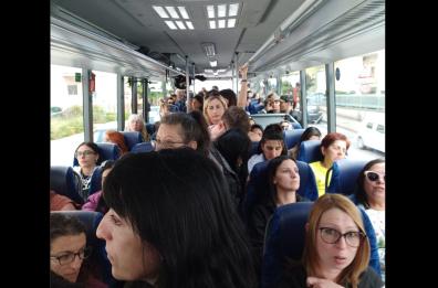 Vita da pendolari: nel Barese bus stracolmi e disagi