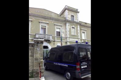 Razzia nella tabaccheria a Ceglie Messapica: banditi incastrati dal Dna