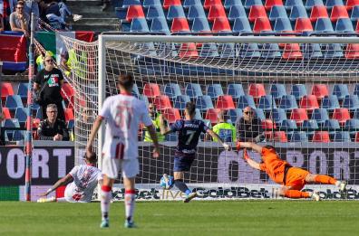 Naufragio Bari a Cosenza: 4-1. La  serie C a un passo. I tifosi: «È una vergogna»