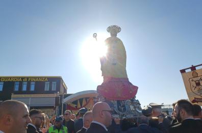 San Nicola, a Bari inizia la festa: sorteggiati i pescherecci che porteranno il quadro in mare