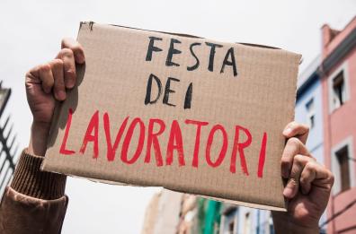 1 maggio, il «bene» del lavoro: la festa amara degli operai ex Ilva. Bucci (Cgil): «Salari bassi»