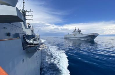 Americano a bordo di una nave militare svanito misteriosamente a Taranto: è ricomparso all’ambasciata a Napoli. «Impegnato in un incontro galante»