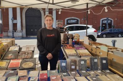 Bari, vintage per appassionati: in piazza Massari appuntamento con il mercatino dell'usato 