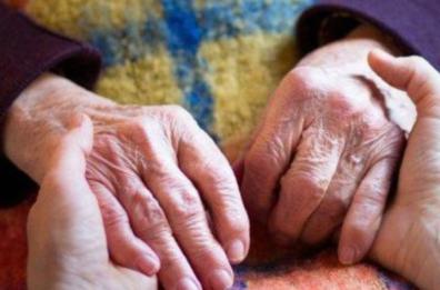 Foggia, badante morì dopo aver tentato di uccidere l'anziana che accudiva: la famiglia chiede l'autopsia