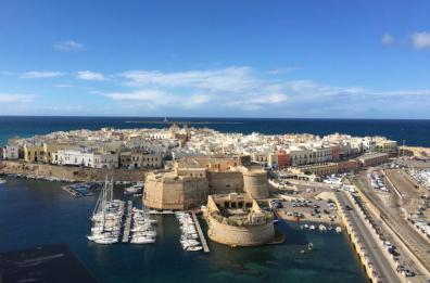 Mistero a Gallipoli: bagnanti trovano ossa e uno stivale di gomma