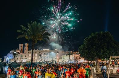 Night Run a Molfetta, oltre 4mila persone hanno colorato le strade della città