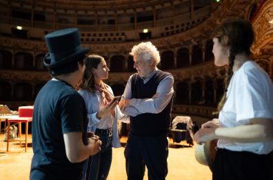 Il pianista Nicola Piovani al Petruzzelli l'11 maggio per Il labirinto di Creta. Boom di prenotazioni