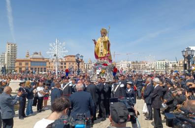 Bari festeggia il «suo» San Nicola con la processione a mare. Tutto il programma. Mons. Satriano: «Scandali richiedono riflessione»