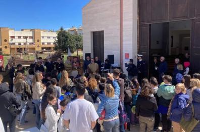 A Catino fervono i preparativi per il «corteo della caravella»: arrivato il quadro di San Nicola, patrono del quartiere  
