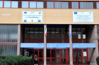 Bari, al via il processo per il docente aggredito  dal papà di una studentessa