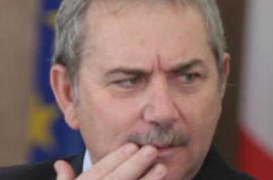 Taranto, gemiti «hot» in Comune. Patano: «È tutto falso» e avverte la maggioranza