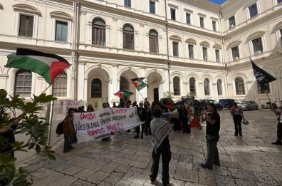 Continuare a parlare o restare in silenzio?