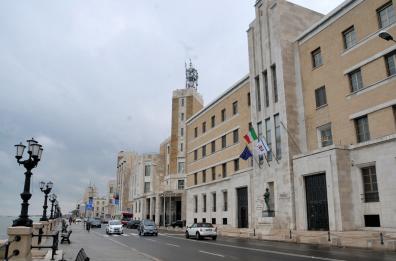Regione Puglia, ok a proroga di 1 mese per i direttori di dipartimento