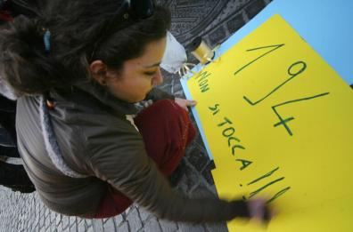 «Pro vita fuori dai consultori»: la mozione dei consiglieri del Pd Puglia