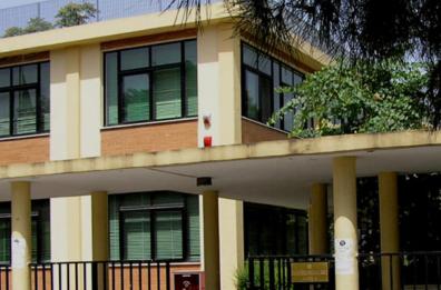 Andria, l'ascensore è rotto da un mese:  il calvario quotidiano di uno studente disabile per raggiungere l’aula