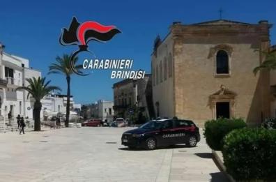 Torre Santa Sabina, guardiano di un lido accoltellato: arrestato 21enne dopo mesi
