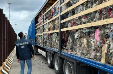 Traffico illecito di rifiuti pronti a essere imbarcati da Brindisi in Bulgaria: 3 denunce