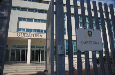 Taranto, cocaina, hashish e marijuana nel marsupio: 21enne arrestato dalla Polizia di Stato