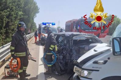 Galatone, scontro sulla SS 101: due persone finiscono in ospedale