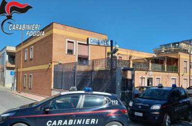 Stornara, chiedeva soldi agli occupanti di una masseria trasformata in baraccopoli