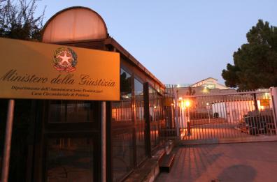 Potenza, in carcere tentarono di strangolare assistente penitenziaria: confermate 2 condanne