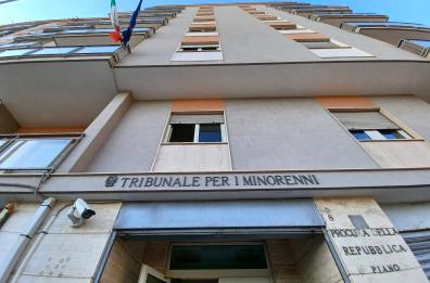 Stupro di gruppo su 13enne a Bari: Decreto Caivano alla Consulta