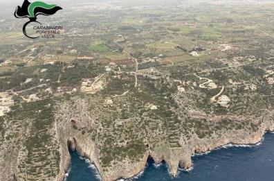 Lotta all’abusivismo: via il cemento sul Capo di Leuca 