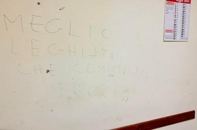 Noha, scritta omofoba su muro circolo Pd. Capone: «Grave, clima da non sottovalutare»