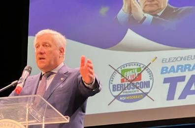 Tajani a Bari: &laquo;Qui la sinistra &egrave; divisa, andremo al ballottaggio&raquo;