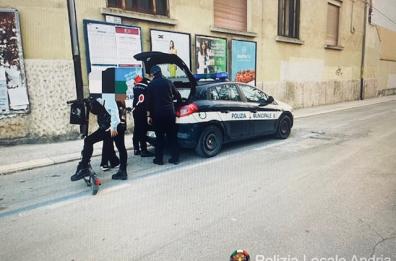 Andria, giro di vite della polizia su bici e monopattini elettrici: 361 multe