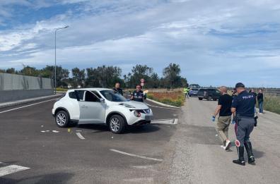 Lite in famiglia sulla complanare nel Brindisino: donna ferita a colpi di pistola, è grave. Arrestato il cognato