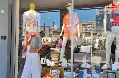 Bari, chiudono le mercerie, cresce l’usato: «Il commercio di prossimità è in una tumultuosa fase di cambiamento»