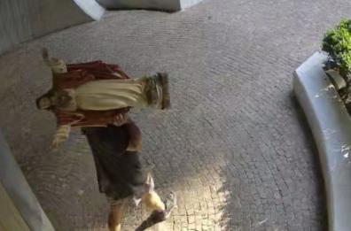 Taranto, trafugata "a spalla" la statua di Gesù dalla chiesa di Maria SS. Addolorata: lo sdegno impenna sul web