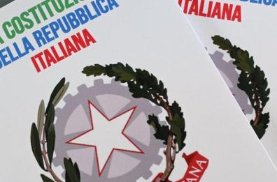 2 giugno, a Bari e a Paterno si regalano ai giovani le copie della Costituzione 