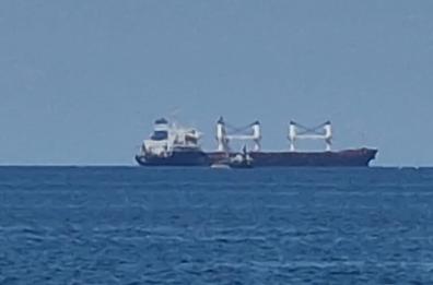 Nave fantasma a Bari: presidio ad oltranza degli agricoltori al porto di Bari