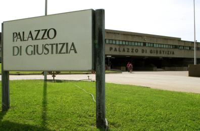 Illecita assegnazione di alloggi tra tangenti e minacce a Foggia