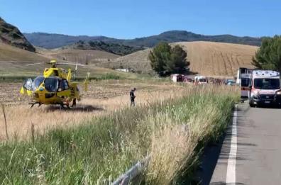 Frontale tra due auto sulla SP175 nel Materano: morti un uomo e una donna, erano marito e moglie