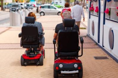 Gli rubano lo scooter, disabile bloccato da mesi: «Non riusciamo ad averne uno sostitutivo»