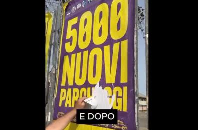 Lecce, scoppia la polemica sui manifesti della Poli Bortone: prima coperti e poi «liberati»