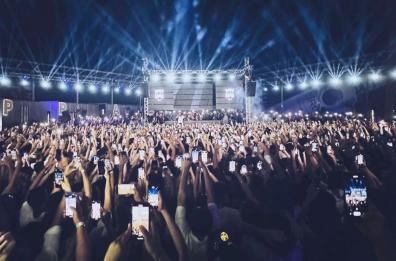 La «Praja» di Gallipoli si riaccende: annunciati già i concerti di Guè, Rose Villain, Jimmy Sax e tanti altri