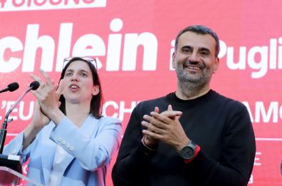 Europee, il record di Decaro: vola a Bruxelles con mezzo milione di voti, primo in Italia nel Pd.  Il post: vi porto tutti nel cuore