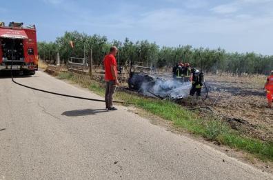 Palagianello, auto prende fuoco: conducente 42enne muore nel rogo