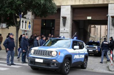 Lecce, pizzo agli ambulanti e mani sugli eventi: sconto di pena in appello per 13 imputati