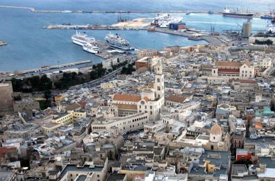 Igiene urbana, collegamenti con l'aeroporto, San Nicola: ecco come il Comune di Bari utilizzerà i soldi della tassa di soggiorno