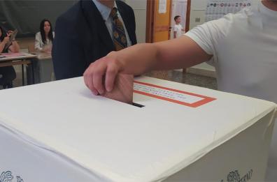 Ma se 4 cittadini su 10 non hanno votato c’è un allarme sociale