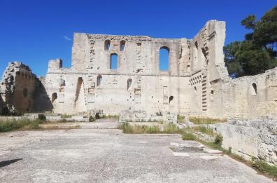 Graffiti a Gravina: il Castello Svevo rivela i suoi segreti